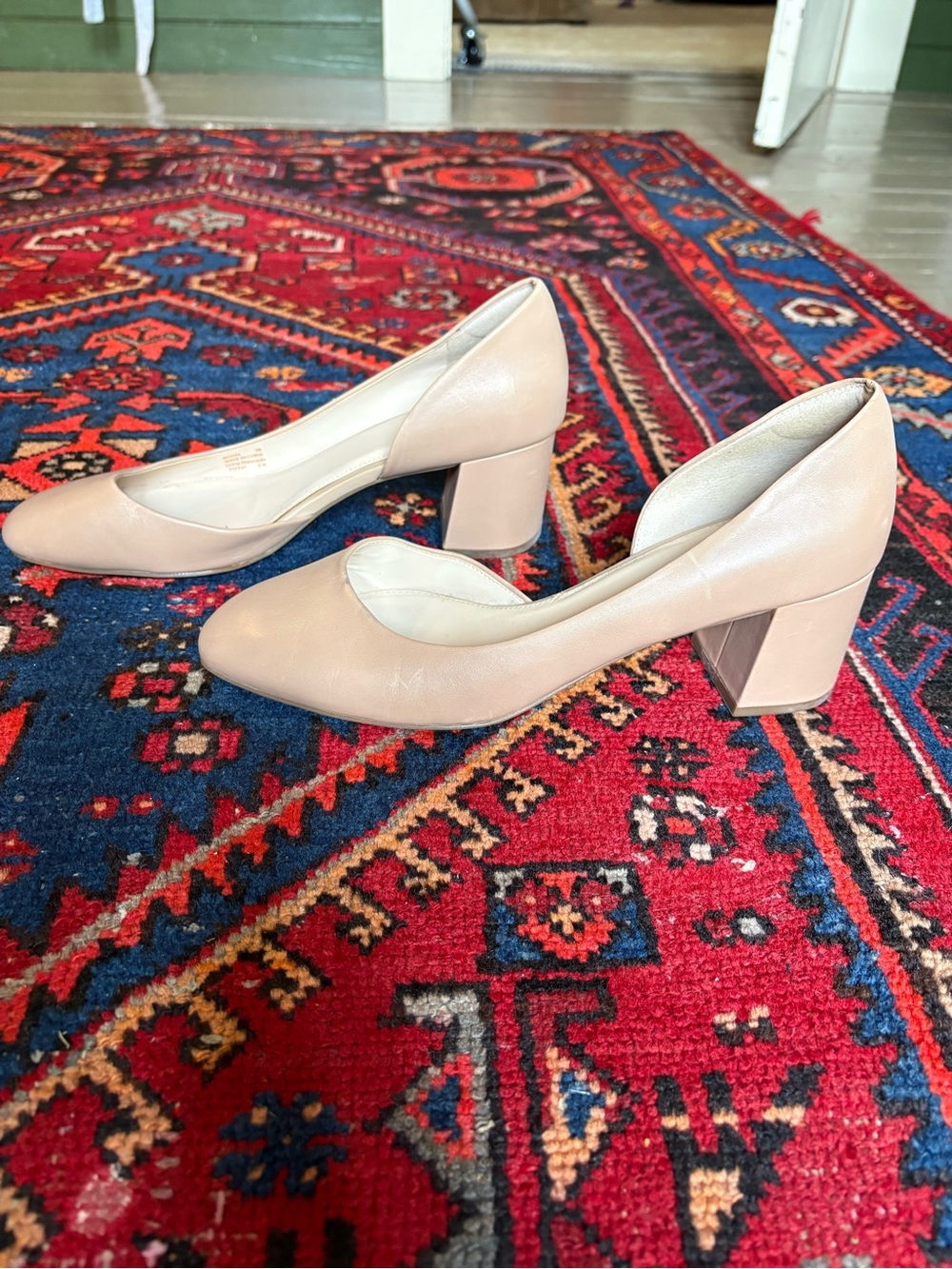 Cole haan heels, never worn!!!